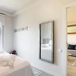 Apartment Chic Gran Via *